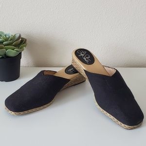NWOT Life Stride black mules loafers size  7